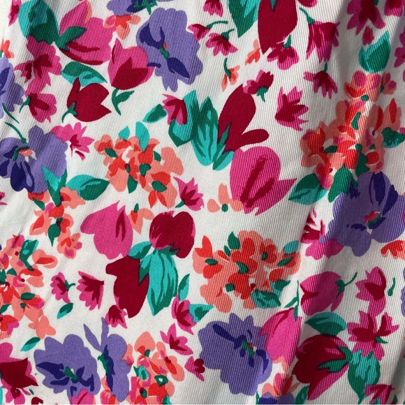 Floral 90’s Shorts - Picture 5 of 10